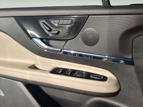 New 2026 Lincoln Corsair Premiere FWD image 12