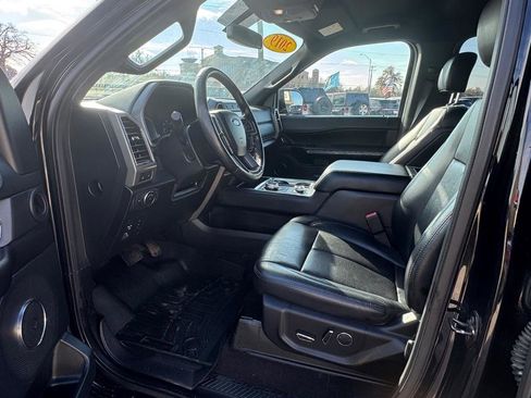 Used 2019 Ford Expedition XLT w/ Equipment Group 202A AWD/4WD image 9