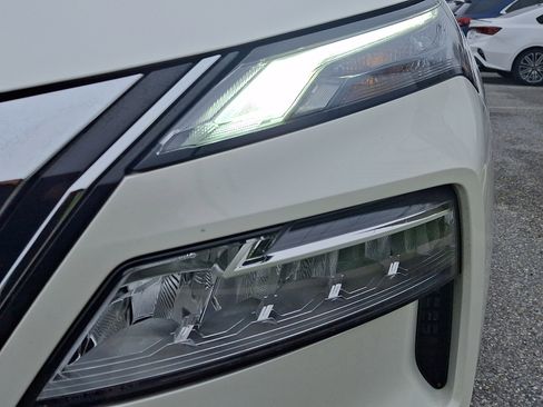 Certified 2022 Nissan Rogue SV AWD/4WD image 10