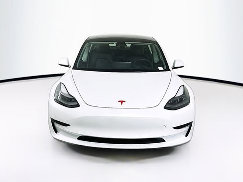 Used 2021 Tesla Model 3 Standard Range Plus image 2