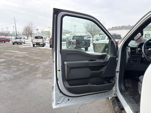 Used 2022 Ford F150 XLT w/ Equipment Group 302A High image 11