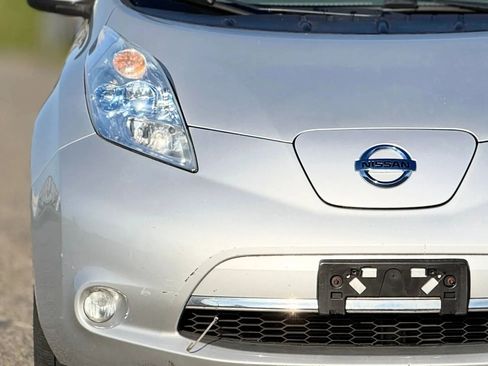 Used 2012 Nissan Leaf SL w/ Recycling/Organizational Pkg image 11