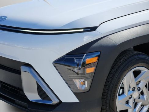 New 2026 Hyundai Kona SE image 6
