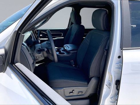 Certified 2026 RAM 2500 Big Horn AWD/4WD image 3