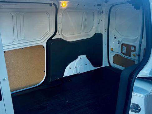 Used 2022 Ford Transit Connect XL image 20