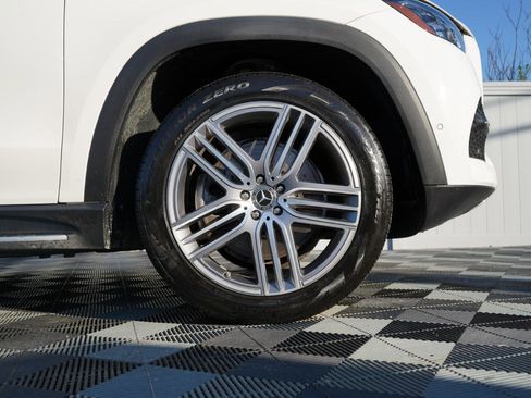 Used 2022 Mercedes-Benz GLS 450 4MATIC image 89