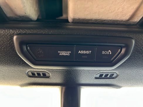 Used 2022 Jeep Gladiator Willys image 38