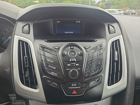 Used 2014 Ford Focus SE w/ Equipment Group 201A FWD image 21