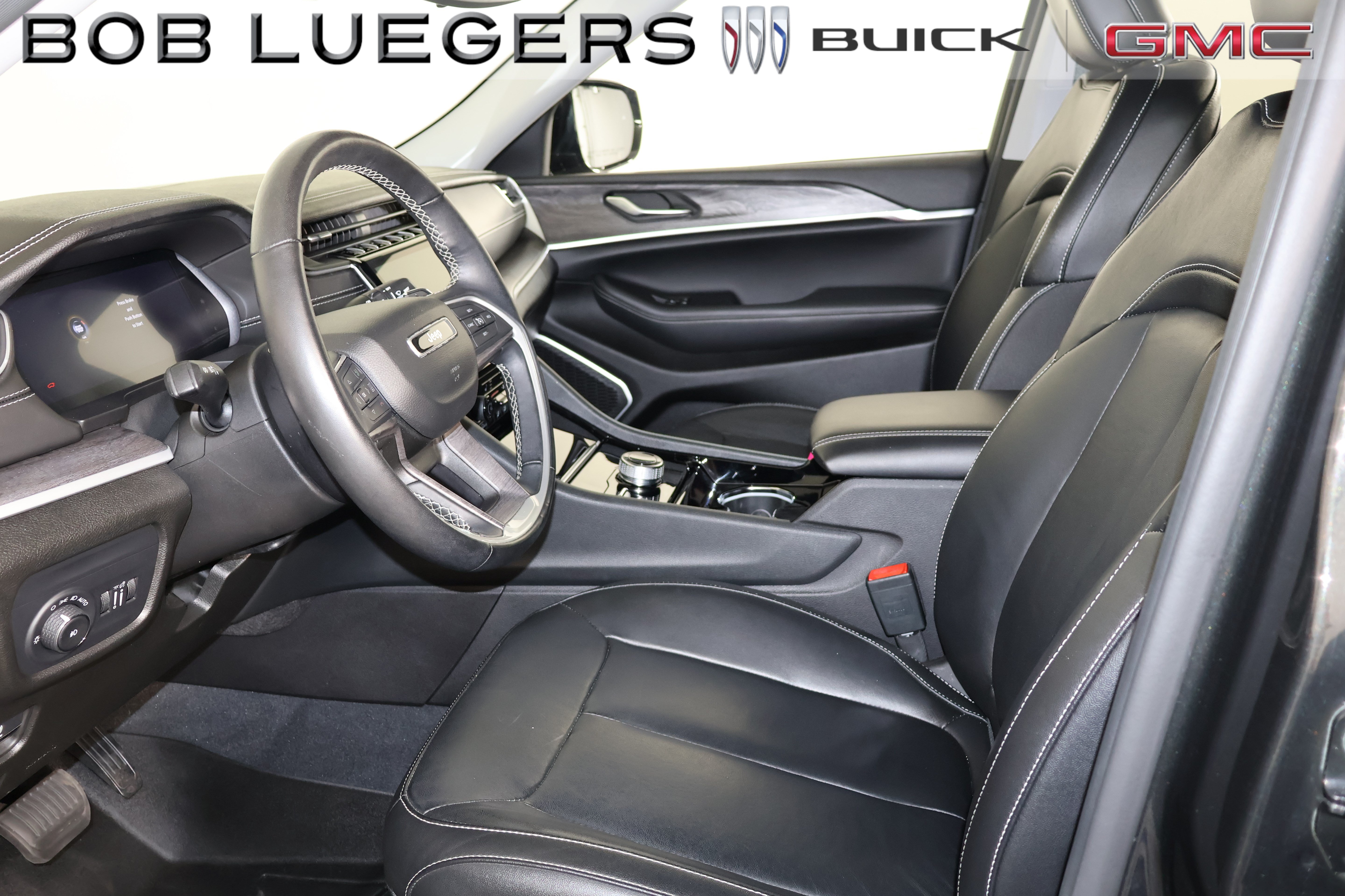 Used 2022 Jeep Grand Cherokee L Limited AWD/4WD image 9
