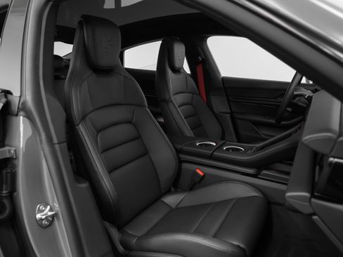 New 2025 Porsche Taycan image 23