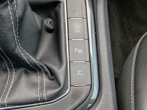 Used 2022 Volkswagen Tiguan SEL R-Line AWD/4WD image 23