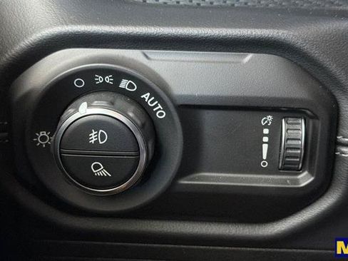 Used 2025 Jeep Gladiator Rubicon AWD/4WD image 34