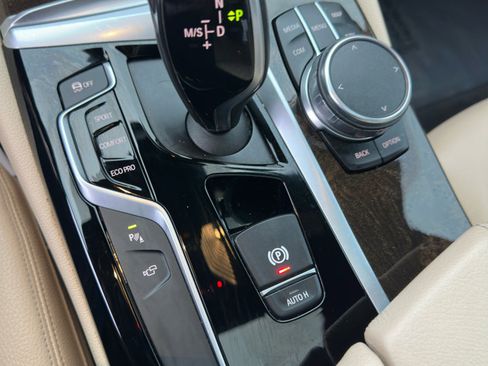 Used 2017 BMW 530i xDrive image 27