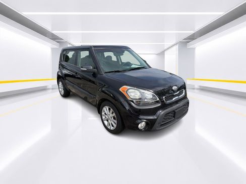 Used 2012 Kia Soul + w/ Audio Pkg FWD image 2