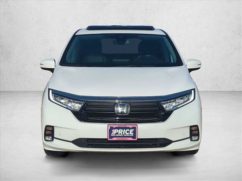 Used 2024 Honda Odyssey Touring image 2
