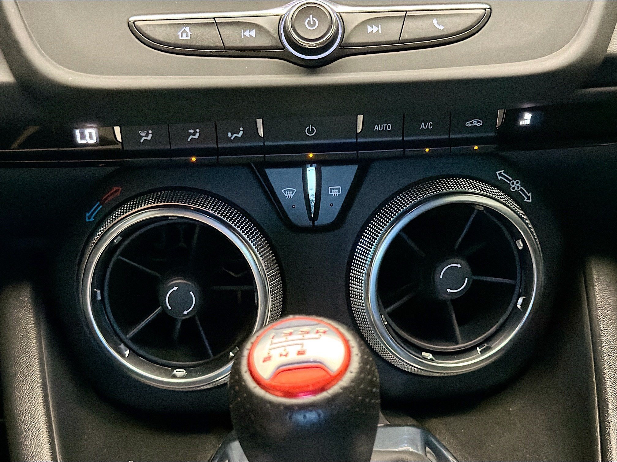 Used 2022 Chevrolet Camaro LT RWD image 10