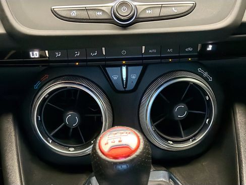Used 2022 Chevrolet Camaro LT RWD image 10
