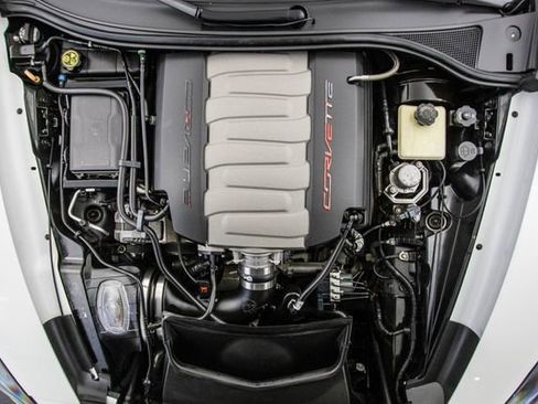 Used 2016 Chevrolet Corvette 2dr Stingray Z51 Coupe w/ 3LT Preferred Equipment Group image 13