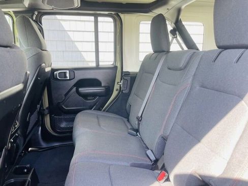 Used 2026 Jeep Wrangler Unlimited Rubicon AWD/4WD image 13