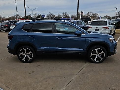 New 2026 Volkswagen Taos SEL image 4