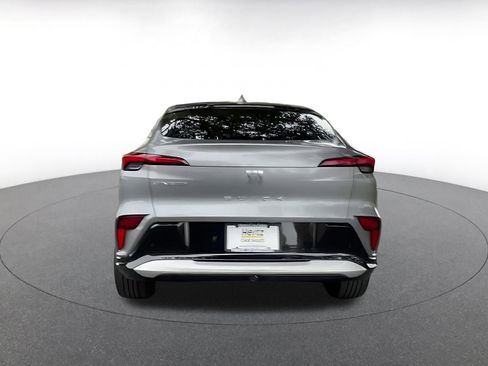 Used 2025 Buick Envista Sport Touring image 11