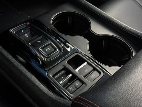 Certified 2025 Honda Pilot TrailSport image 31