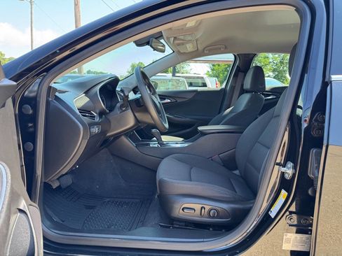 Used 2020 Chevrolet Malibu LT image 11
