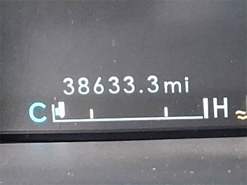 Used 2023 Lincoln Nautilus Reserve w/ Equipment Group 202A image 21