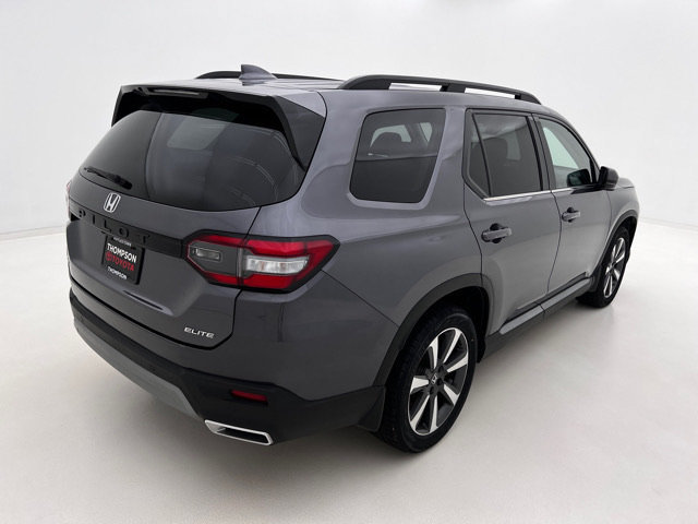 Used 2023 Honda Pilot Elite image 7