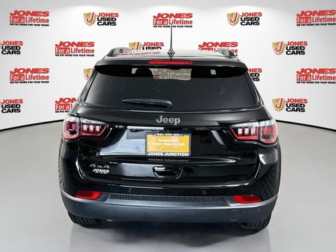 Used 2025 Jeep Compass Limited w/ Sun & Sound Group AWD/4WD image 17