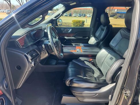 Used 2020 Lincoln Navigator 2WD image 15