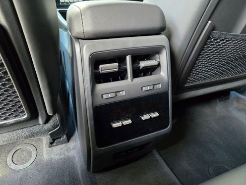 Certified 2025 Porsche Macan 4 Electric AWD/4WD image 14