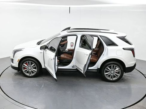 Used 2025 Cadillac XT5 Sportv w/ Technology Package image 44