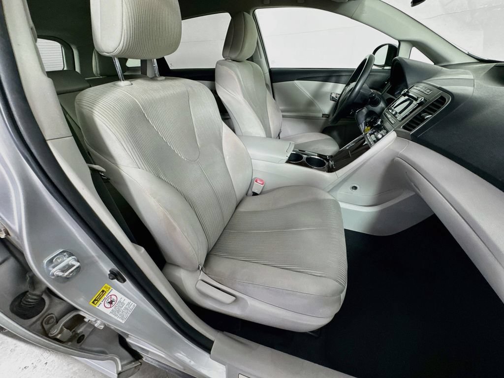 Used 2010 Toyota Venza FWD image 31