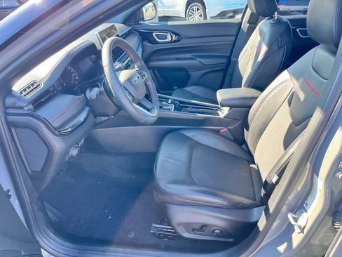 Used 2023 Jeep Compass Trailhawk w/ Trailhawk Convenience Group image 18