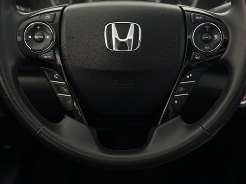 Used 2016 Honda Accord Touring image 16