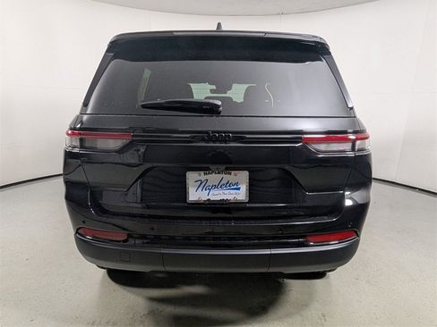 New 2025 Jeep Grand Cherokee Altitude image 6