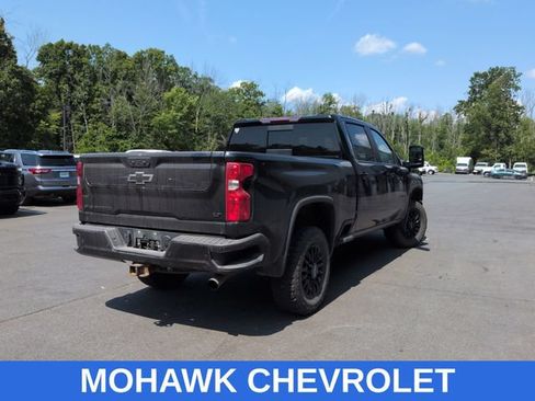 Used 2022 Chevrolet Silverado 2500 LT w/ Midnight Edition AWD/4WD image 4