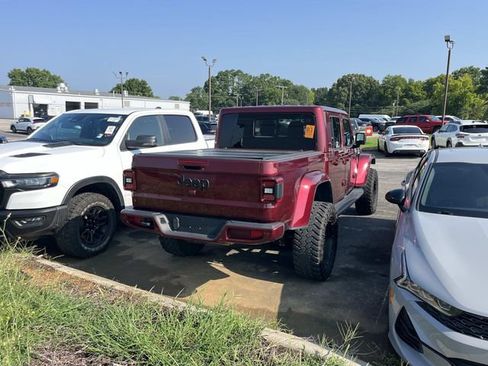Used 2021 Jeep Gladiator Overland AWD/4WD image 2