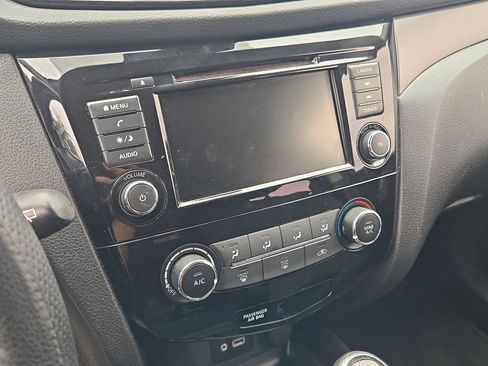Used 2021 Nissan Rogue Sport S FWD image 14