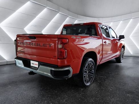 Used 2022 Chevrolet Silverado 1500 LT w/ Bed Protection Package AWD/4WD image 4