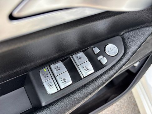 Used 2021 BMW 740i RWD image 25