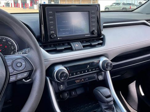 Used 2020 Toyota RAV4 XLE w/ Convenience Package FWD image 7