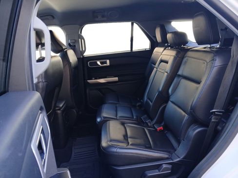 Used 2022 Ford Explorer XLT w/ Equipment Group 202A image 13