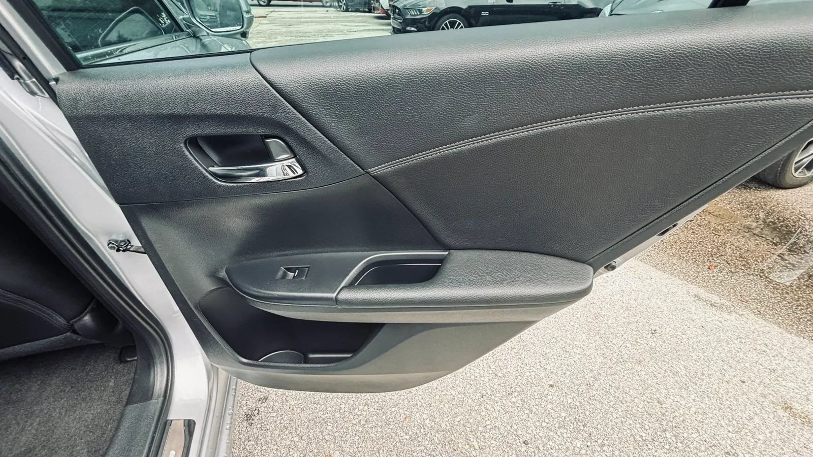 Used 2017 Honda Accord EX-L image 13