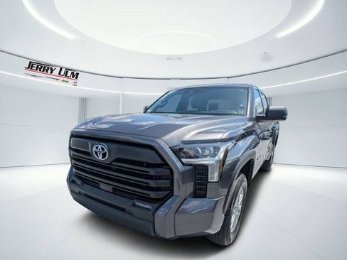 Used 2025 Toyota Tundra SR5 AWD/4WD image 7