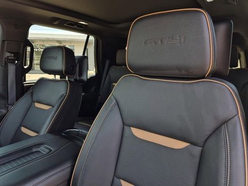 Used 2024 GMC Yukon AT4 AWD/4WD image 15