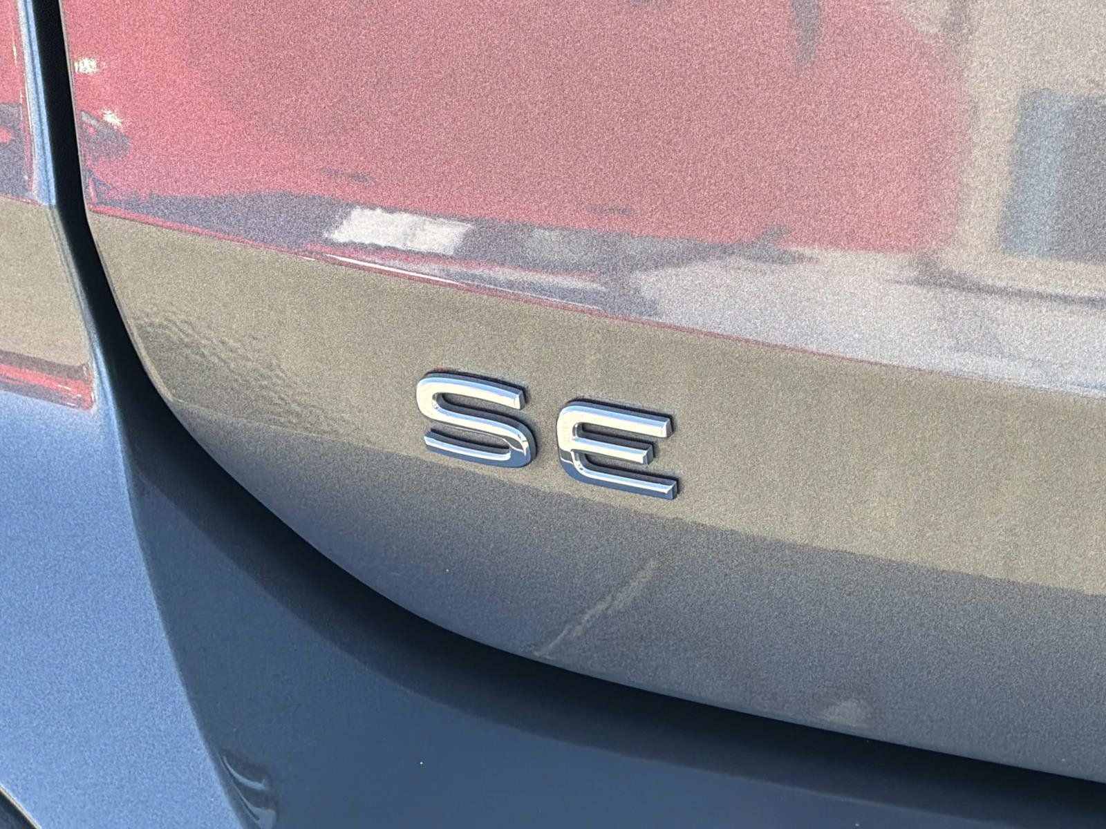 Used 2025 Volkswagen Taos SE FWD image 22