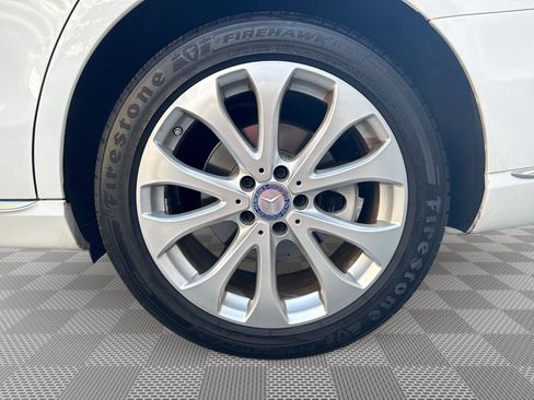 Used 2017 Mercedes-Benz E 300 4MATIC image 29
