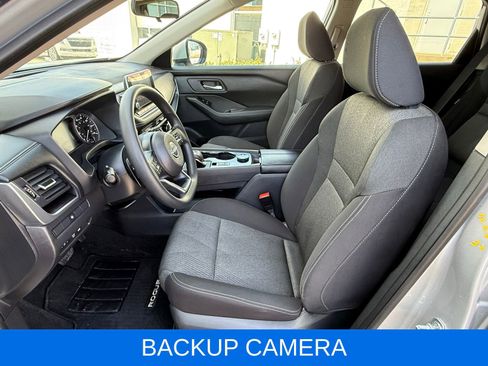 Used 2024 Nissan Rogue SV AWD/4WD image 16